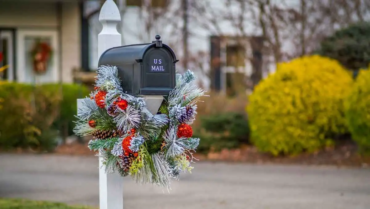 decorate your mailbox