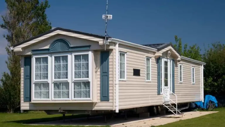 Should Mobile Homes Have Gutters? (3 Things to Consider)